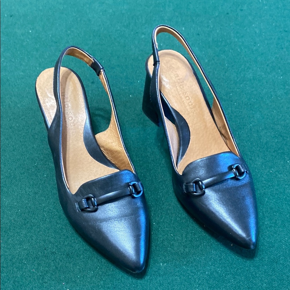 Kenneth Cole gentle souls leather point toe heels size 7.5